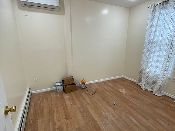 5th image of 114 Essex St Floor 1