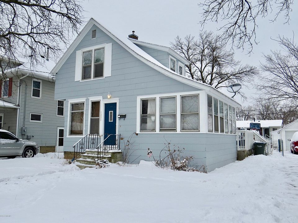 2nd image of 1331 4th St SE