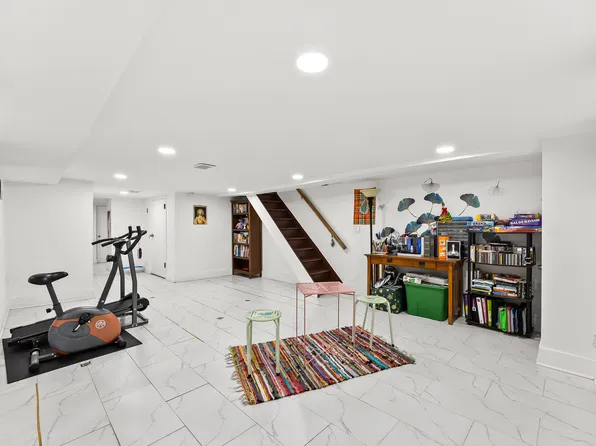 519 East 85th Street image 10 of 12