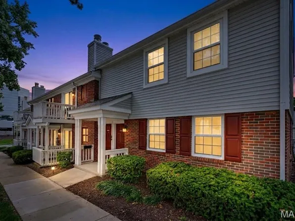 8816 Eager Rd, Saint Louis, MO 63144