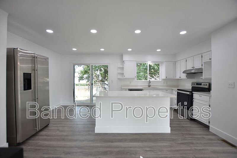 1st image of 3670 S Cimmarron Dr
