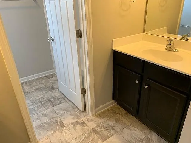 1100 Broadcreek Dr — Photo 17