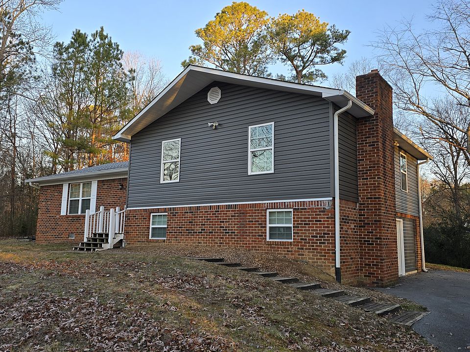 1st image of 210 Dogwood Cir NE