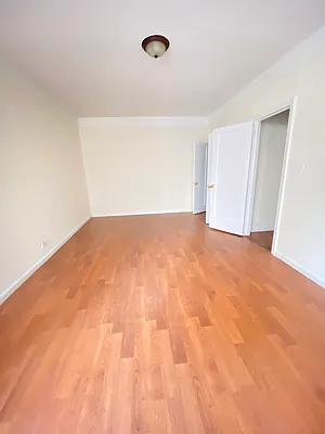 Rented by Kew Forest Realty Inc | media 2