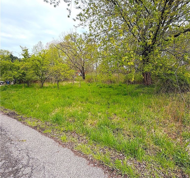 2nd image of E 7th St