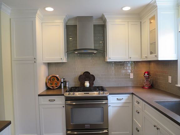 3rd image of 127 Circle Dr S