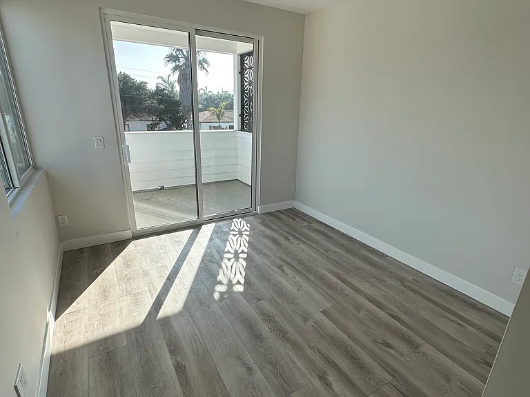 178 Dahlia Ave — Photo 14