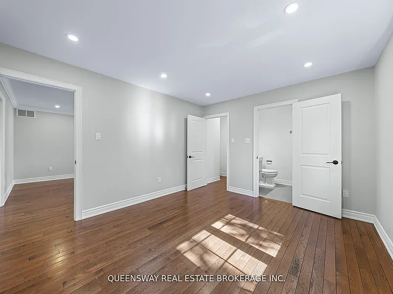 619 Culler Mews — Photo 22