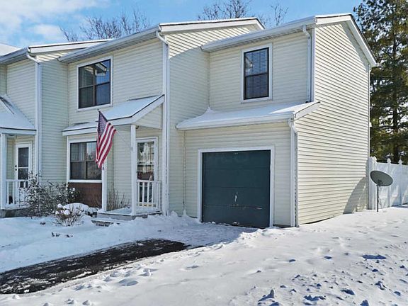 3rd image of 7878 Woodhouse Ln