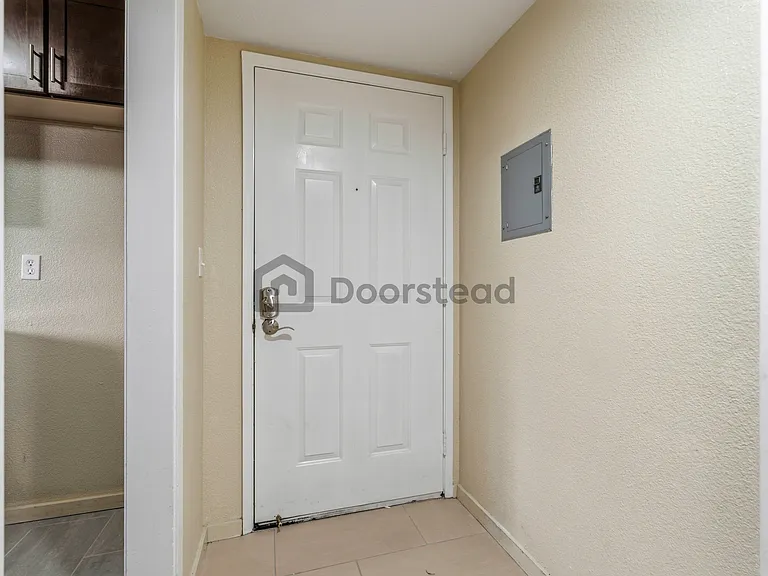 1318 B St #102 — Photo 14