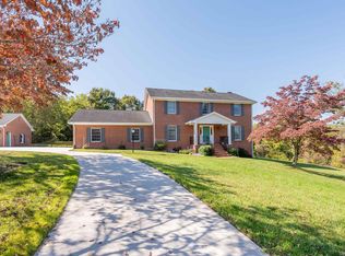 6625 Camelot Rd, Radford, VA 24141