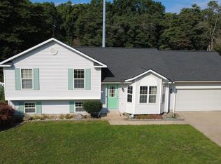 2591 W Pine Ln, Holland, MI 49424
