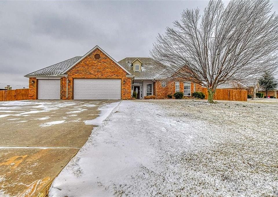 1st image of 3520 Estate Dr