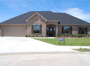 8330 Lake Powell Dr, Nederland, TX 77627