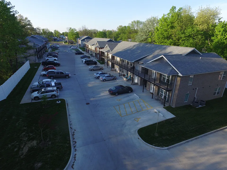 1407 Poplar St #604