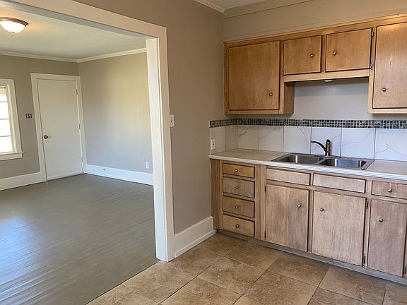 5th image of 18598 Wilters St