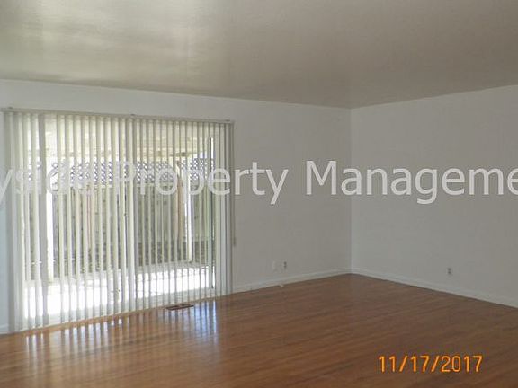2nd image of 481 Calle De La Mesa