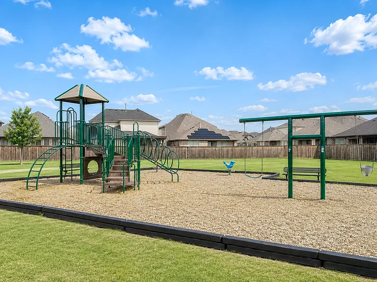 1053 Emil Pl — Photo 37
