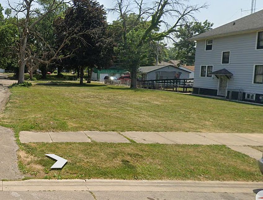 2nd image of 342 S Myrtle Ave