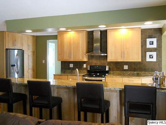 Home for Sale in Quincy, IL $199,900