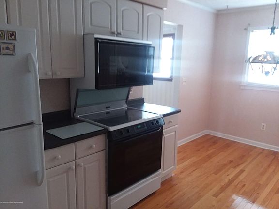 5th image of 1590 Sea Island Dr