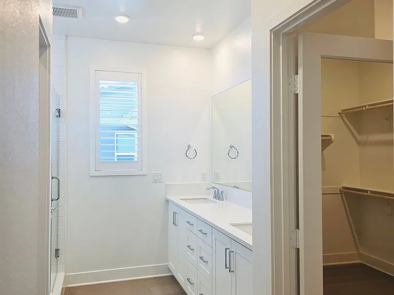 631 Gadwall — Photo 15