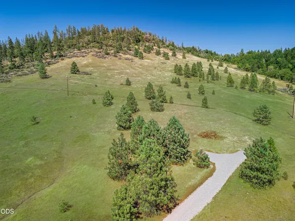1408 Caves Hwy, Cave Junction, OR 97523