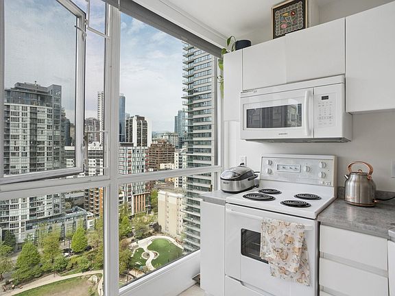 4th image of 1188 Richards St #2101