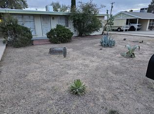 5844 E Calle Aurora, Tucson, AZ 85711