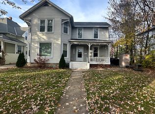 412 E Main St, Morris, IL 60450