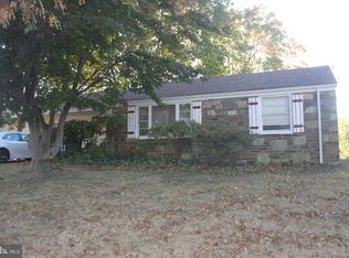 1102 Creswood Rd, Philadelphia, PA 19115