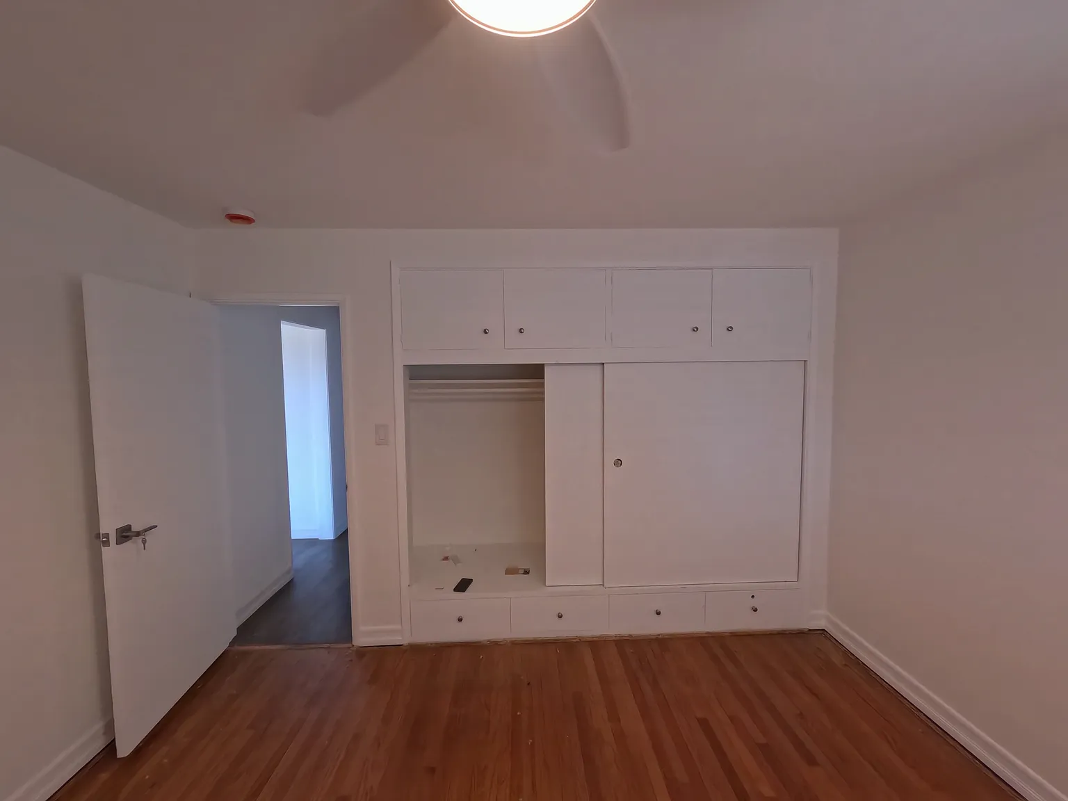255 W La Verne Ave — Photo 3