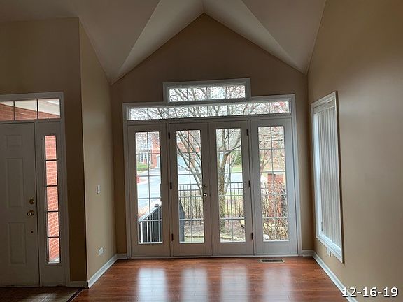 2nd image of 57 Lakebreeze Ct