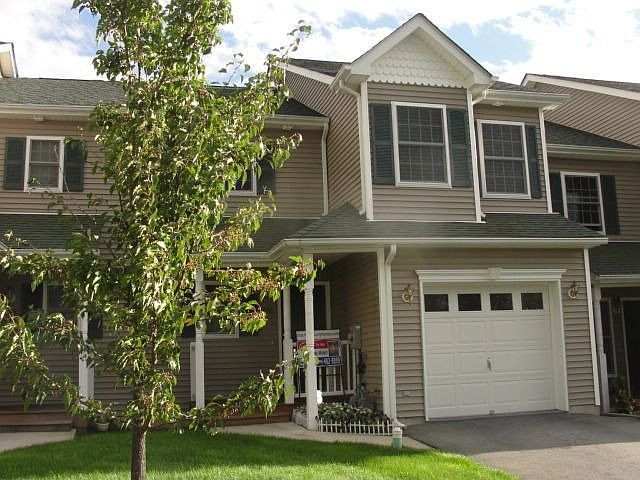 1st image of 306 Pinebrook Dr