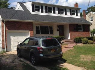 113 Locust Dr, Amityville, NY 11701