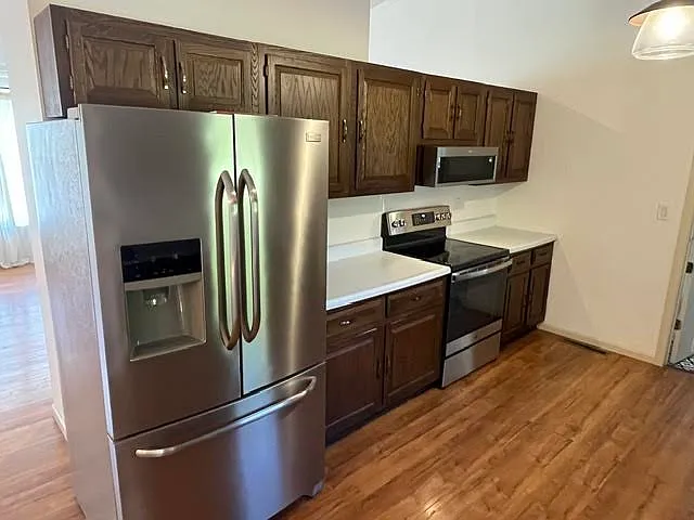 3 bed, 1750 sqft, $2,650 — Photo 4