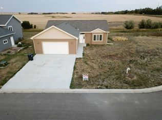 804 Lincoln St, Ray, ND 58849