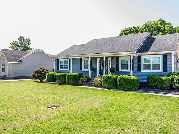 3rd image of 1163 McLaughlin Dr