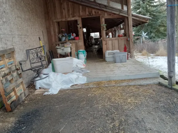 17208 E Blanchard Rd, Elk, WA 99009