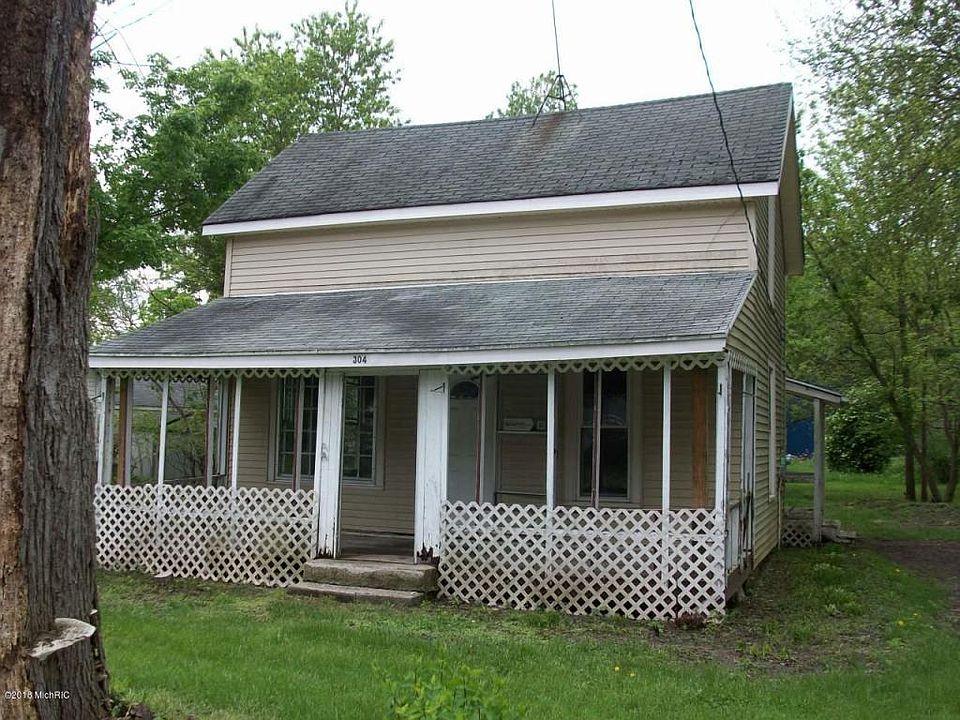 1st image of 304 N Van Buren St
