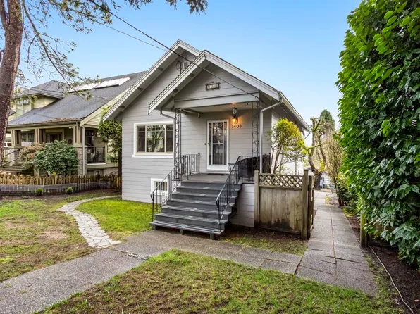 1408 Edinburgh St, New Westminster, BC V3M 2W4