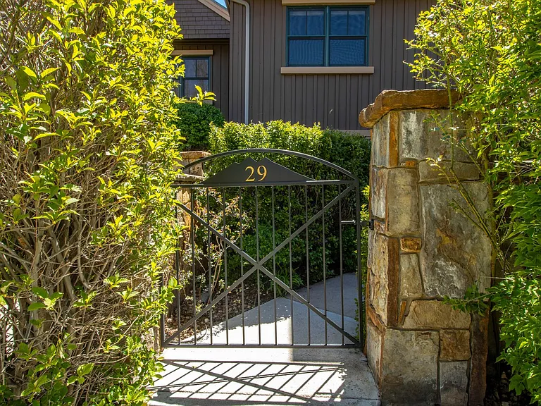 29 Primrose Rd — Photo 12