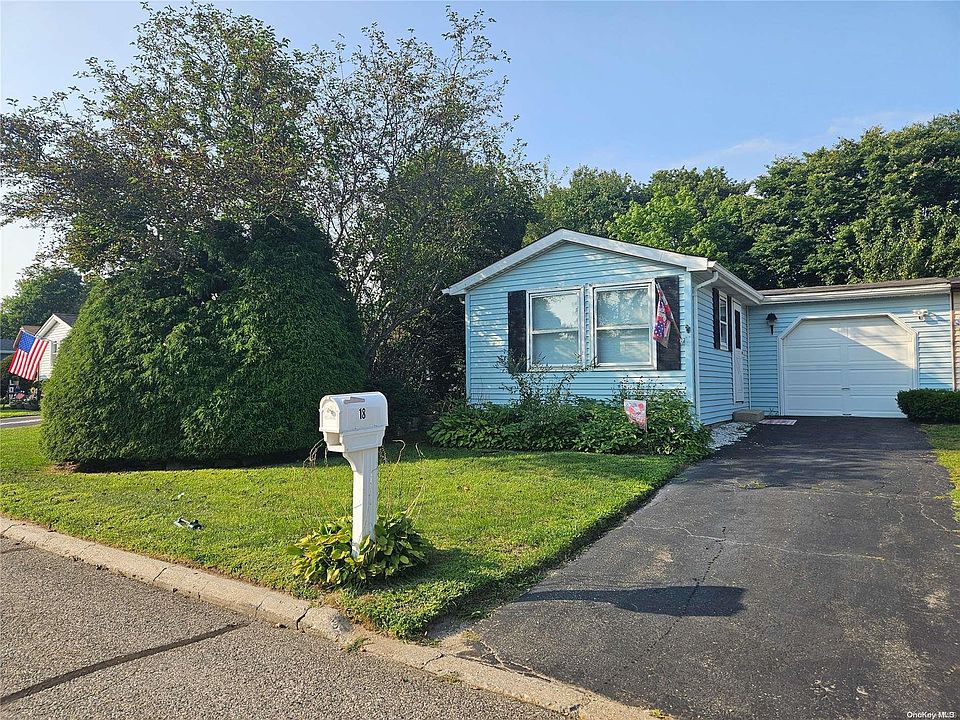 1st image of 18 Greenwood Boulevard #18