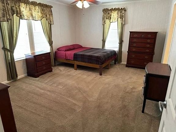 5th image of 2707 Holmes Dr