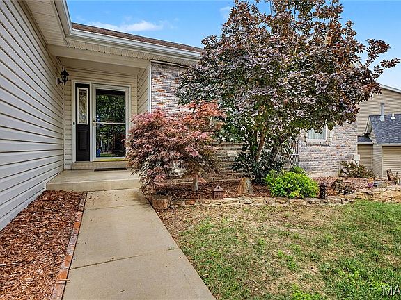 3rd image of 1439 Fox Ridge Ct