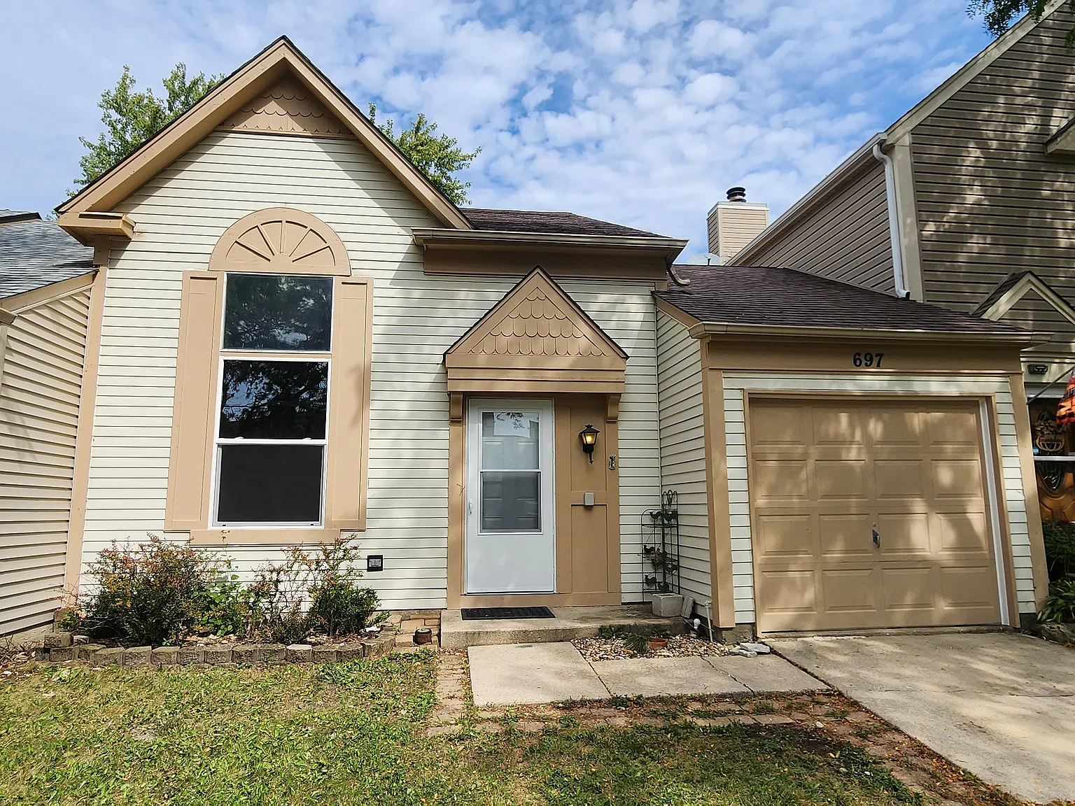 3 bed, 1040 sqft, $2,395 — Photo 1