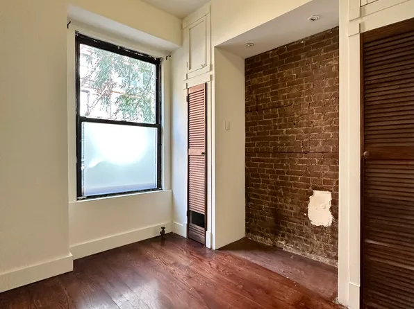 516 East 83rd Street image 1 of 4