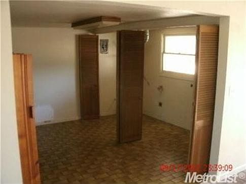 4th image of 4020 Guernsey Ave