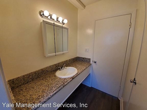 5th image of 975 Ventura Ave APT 8