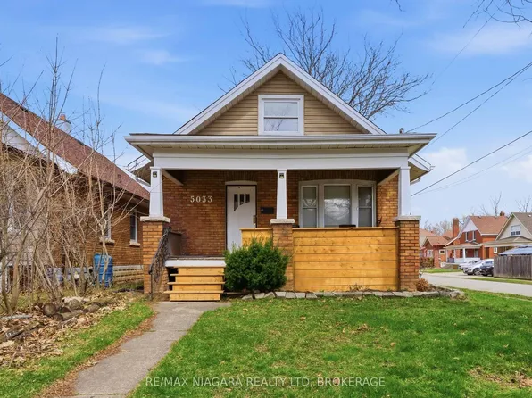 5033 Willmott St, Niagara Falls, ON L2E 2A2